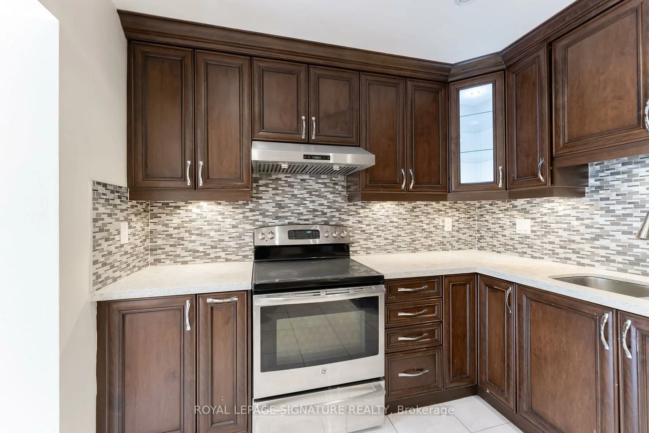 2825, Gananoque, Meadowvale, Mississauga