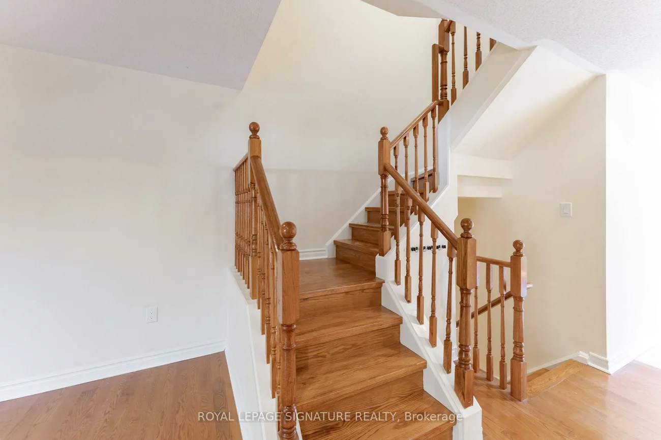 2825, Gananoque, Meadowvale, Mississauga