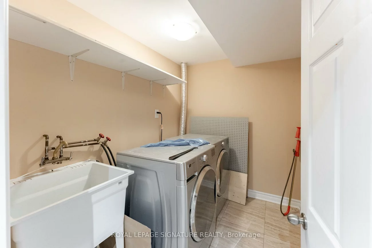2825, Gananoque, Meadowvale, Mississauga
