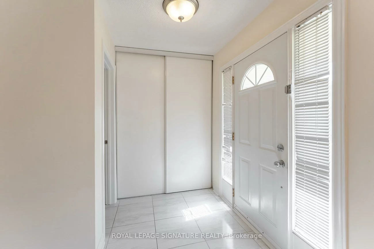 2825, Gananoque, Meadowvale, Mississauga