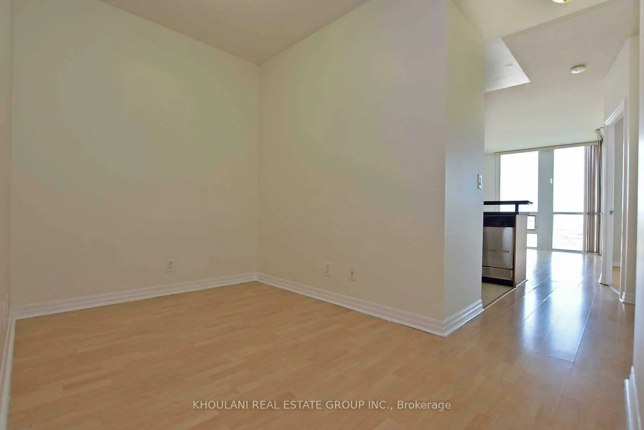 220, Burnhamthorpe, City Centre, Mississauga