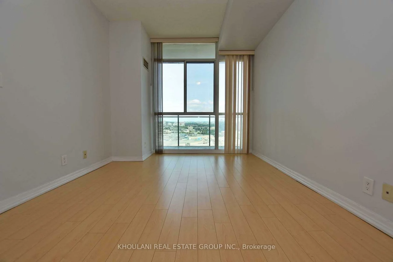 220, Burnhamthorpe, City Centre, Mississauga