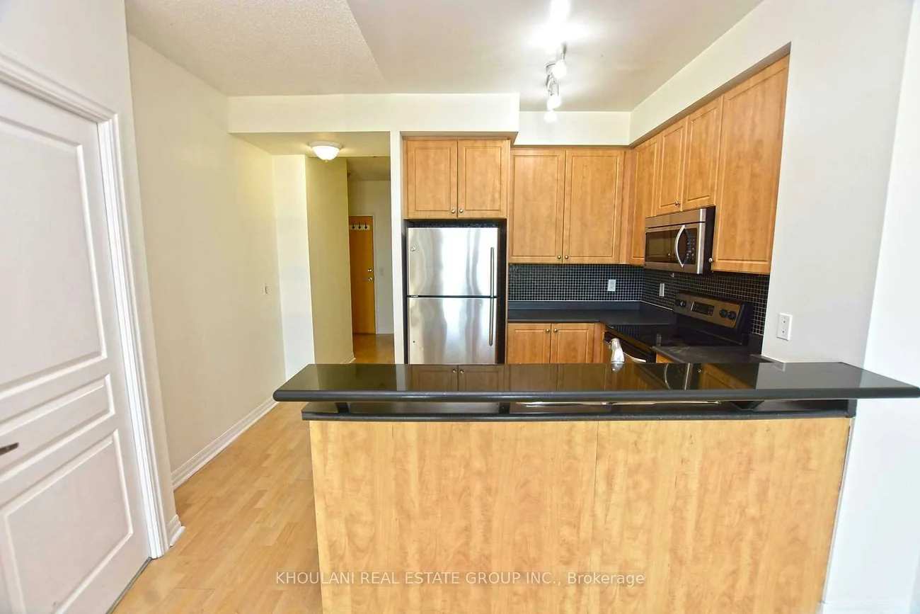 220, Burnhamthorpe, City Centre, Mississauga