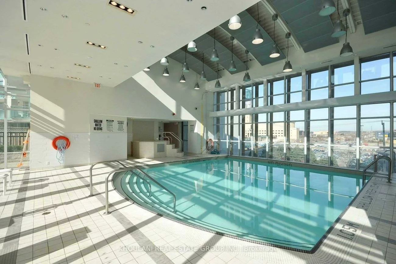 220, Burnhamthorpe, City Centre, Mississauga