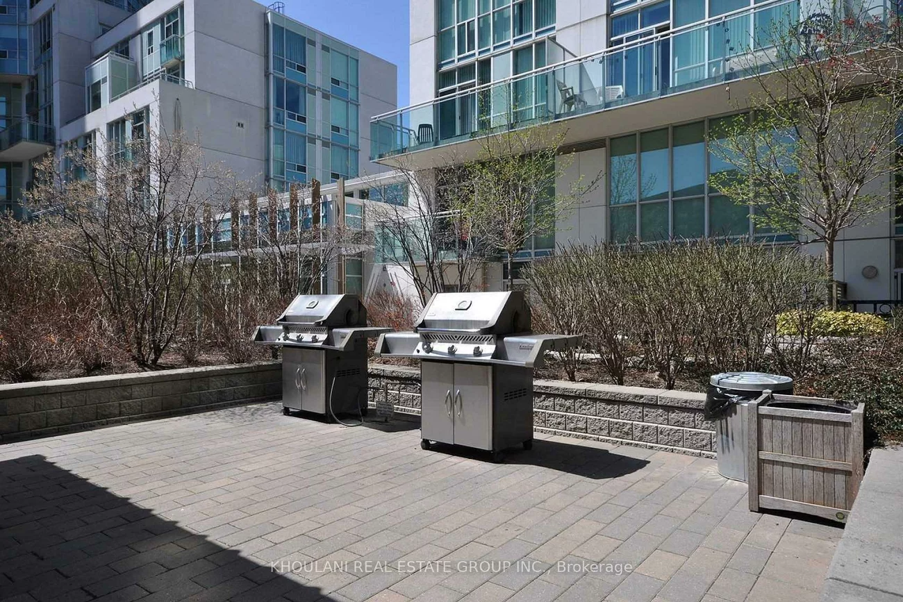 220, Burnhamthorpe, City Centre, Mississauga
