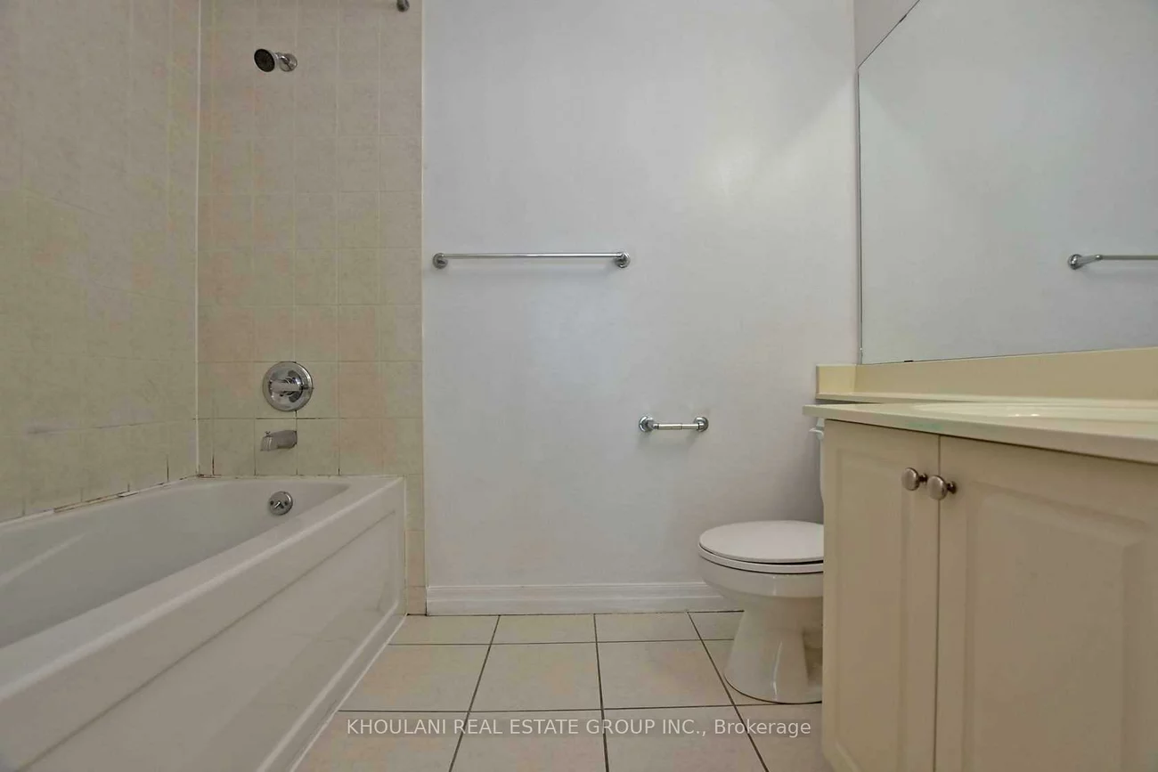 220, Burnhamthorpe, City Centre, Mississauga