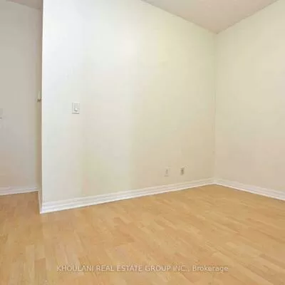 220, Burnhamthorpe, City Centre, Mississauga