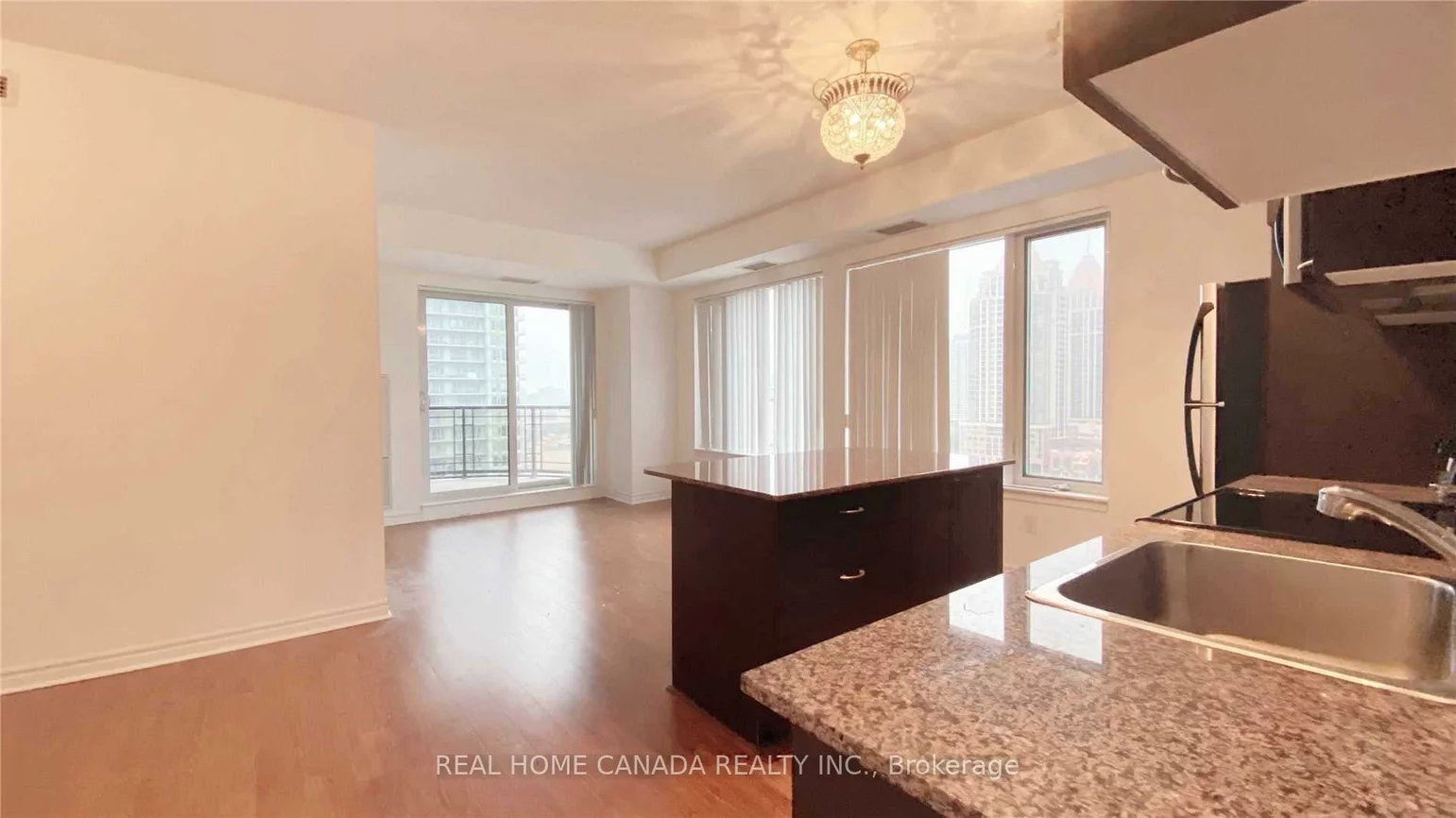 385, Prince Of Wales, City Centre, Mississauga