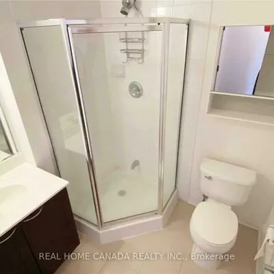 385, Prince Of Wales, City Centre, Mississauga