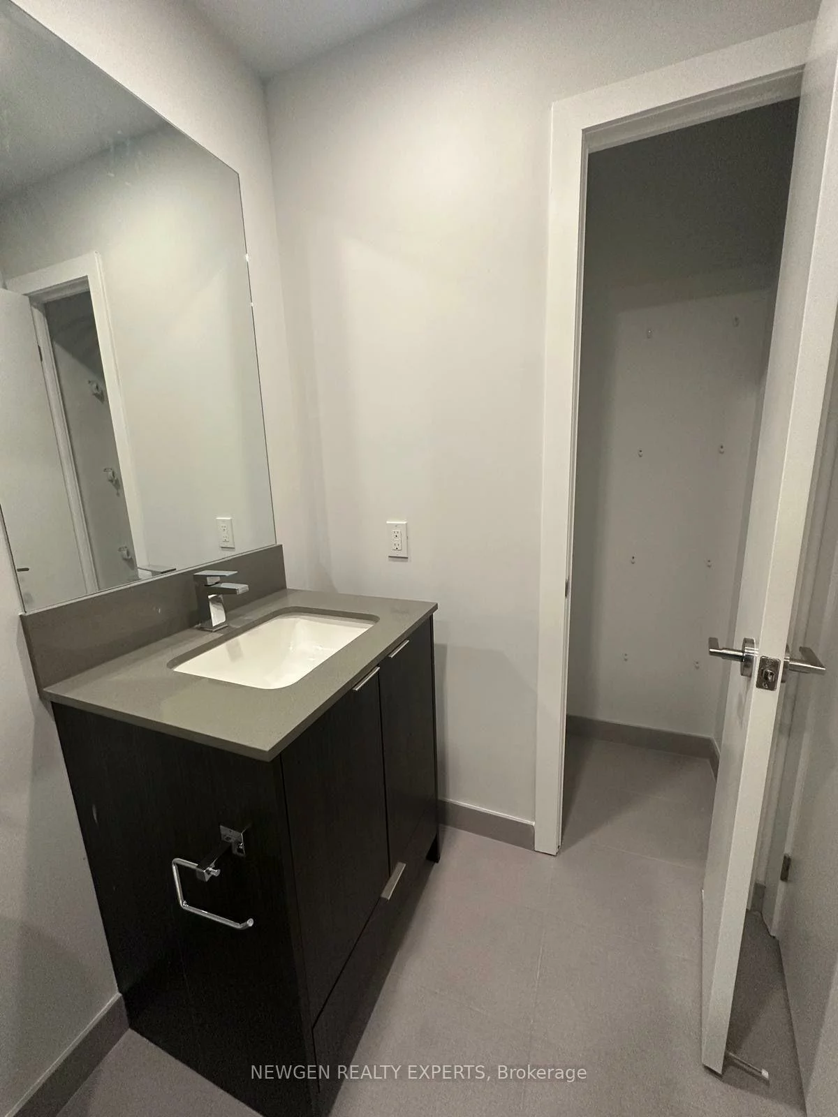 430, Square One, City Centre, Mississauga