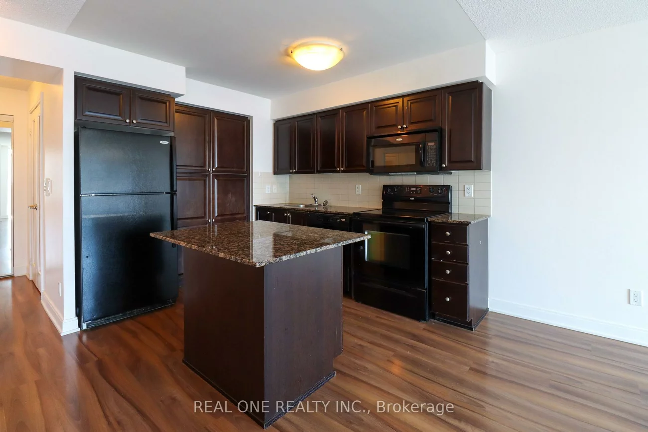 330, Burnhamthorpe, City Centre, Mississauga