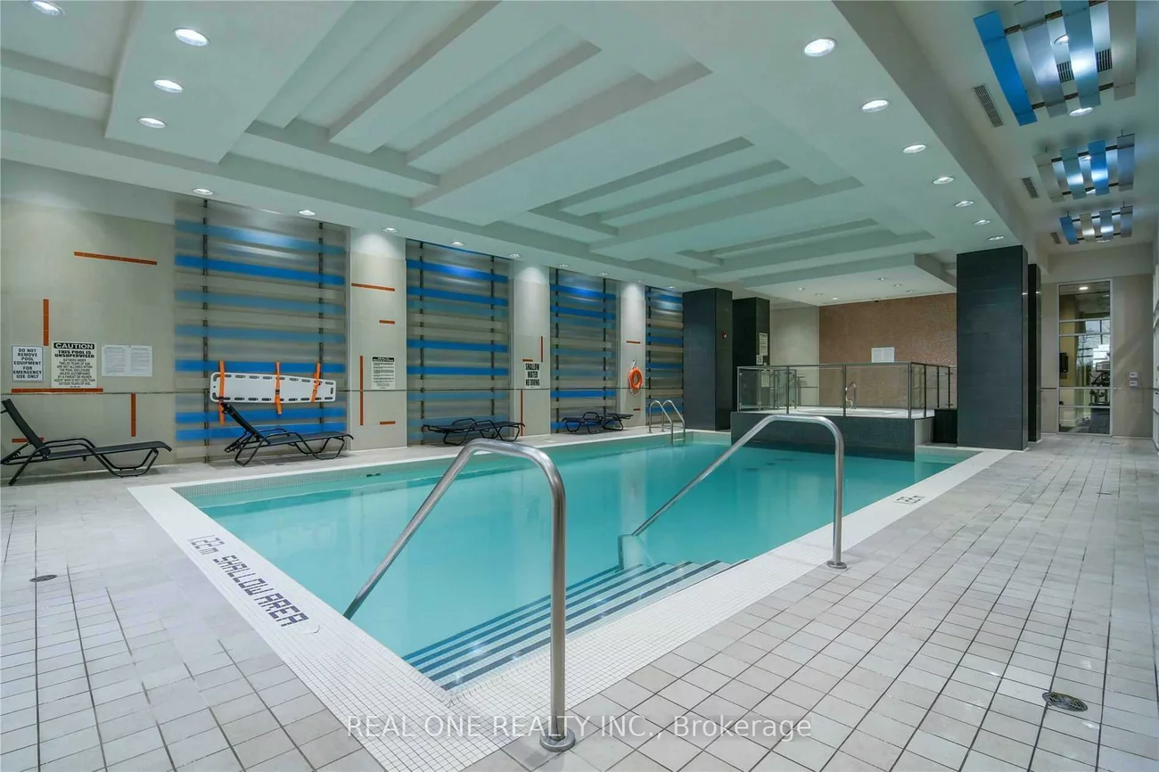 330, Burnhamthorpe, City Centre, Mississauga