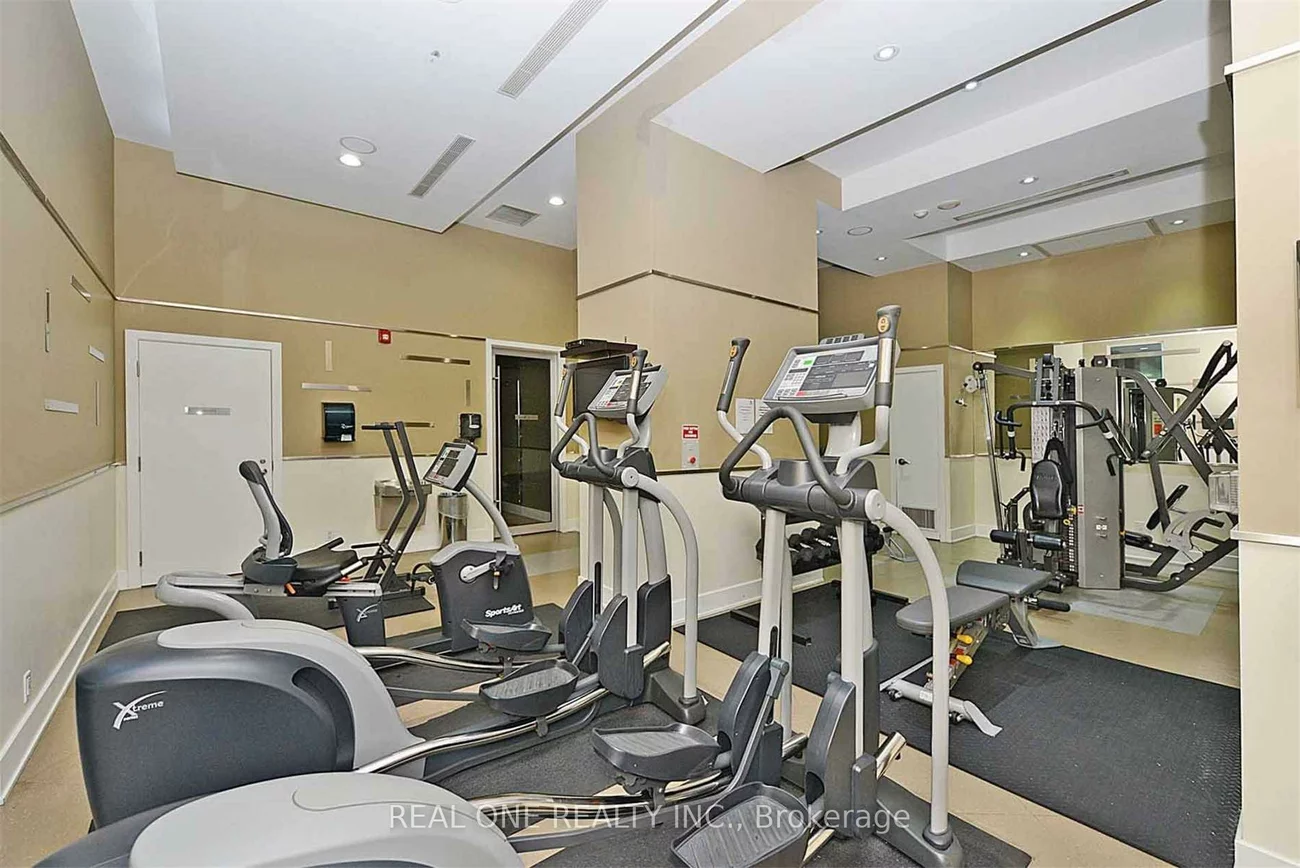 330, Burnhamthorpe, City Centre, Mississauga