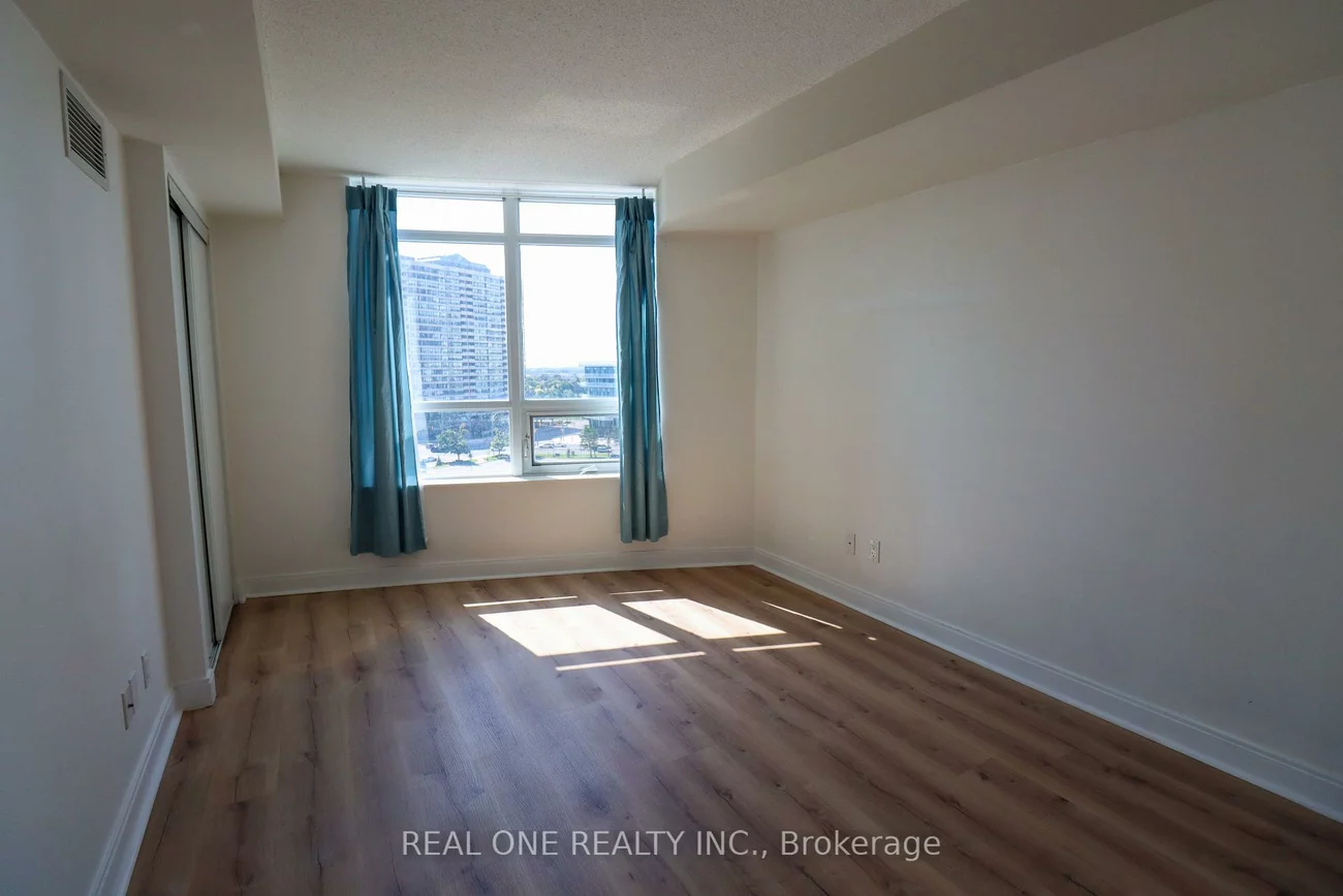 330, Burnhamthorpe, City Centre, Mississauga