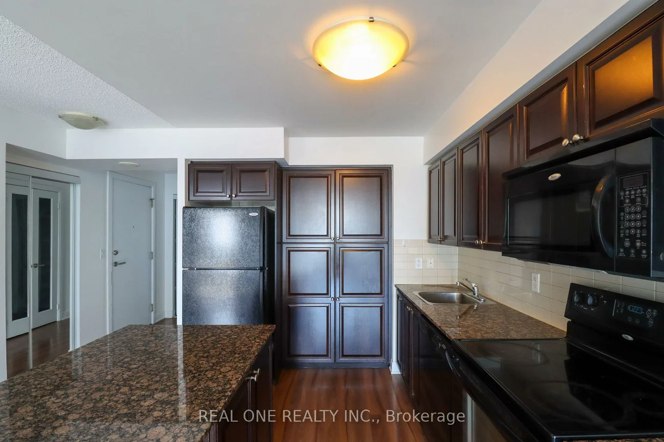 330, Burnhamthorpe, City Centre, Mississauga