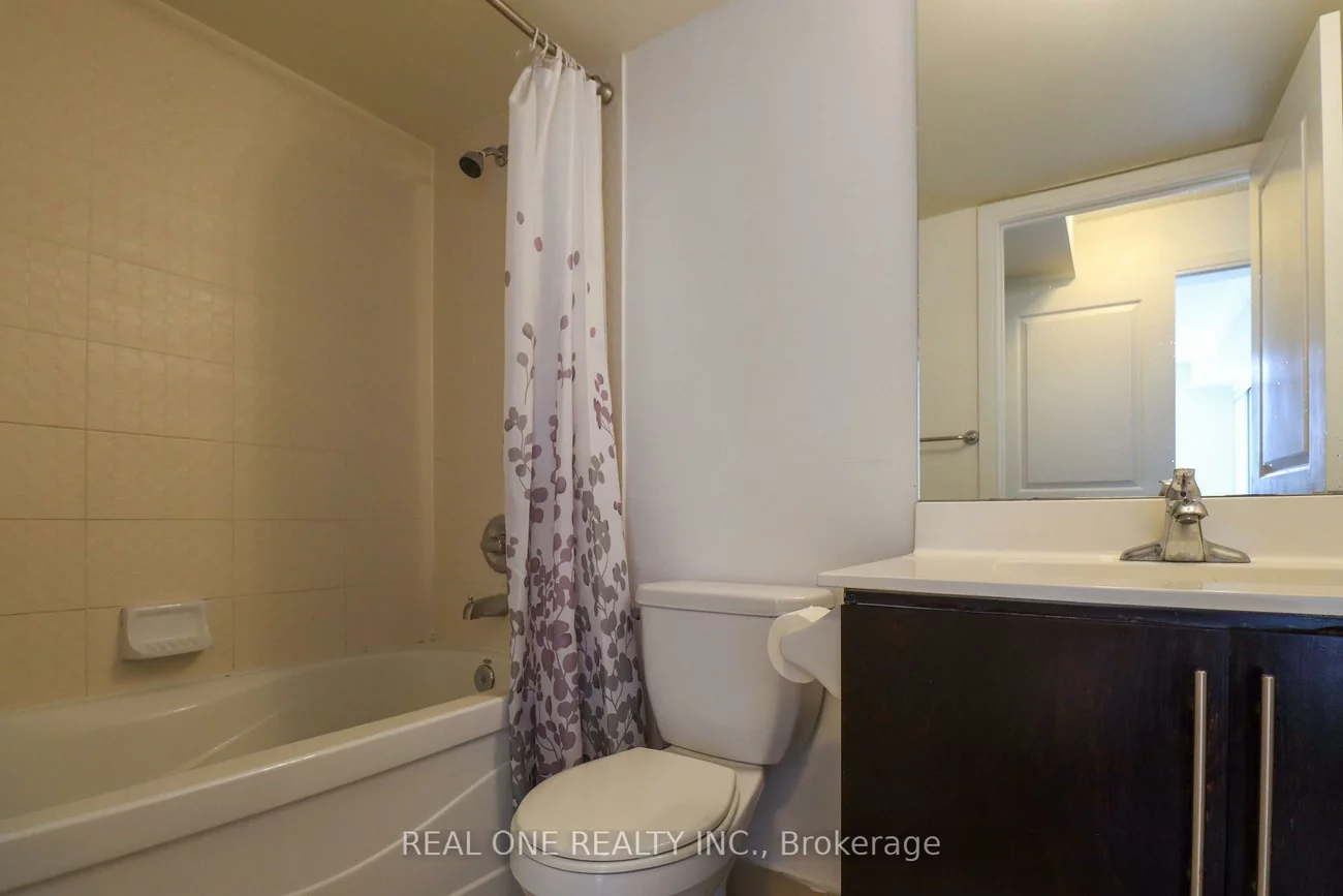 330, Burnhamthorpe, City Centre, Mississauga