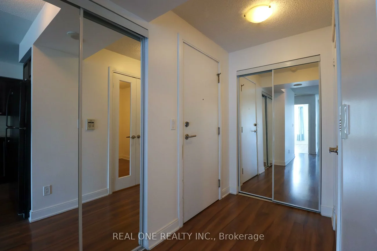 330, Burnhamthorpe, City Centre, Mississauga