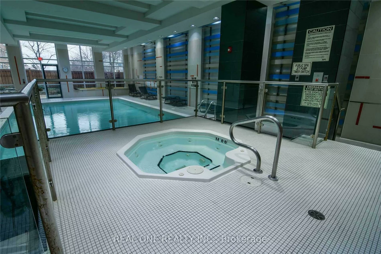 330, Burnhamthorpe, City Centre, Mississauga