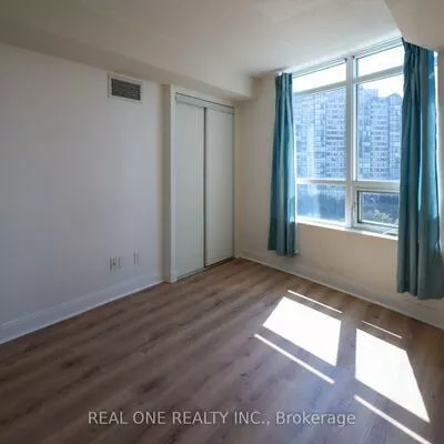 330, Burnhamthorpe, City Centre, Mississauga