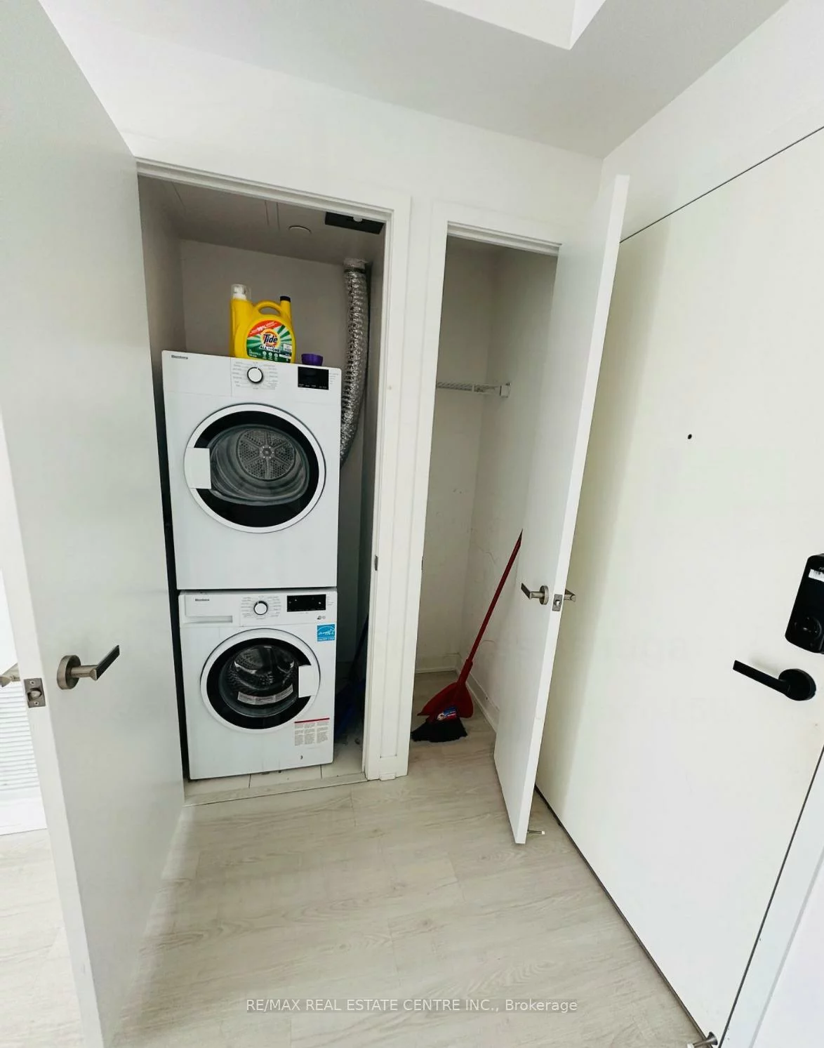 3883, Quartz, City Centre, Mississauga