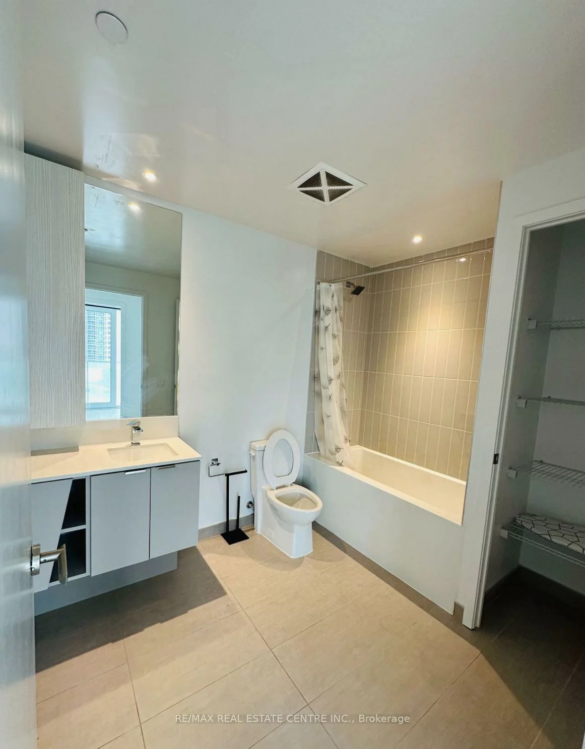 3883, Quartz, City Centre, Mississauga