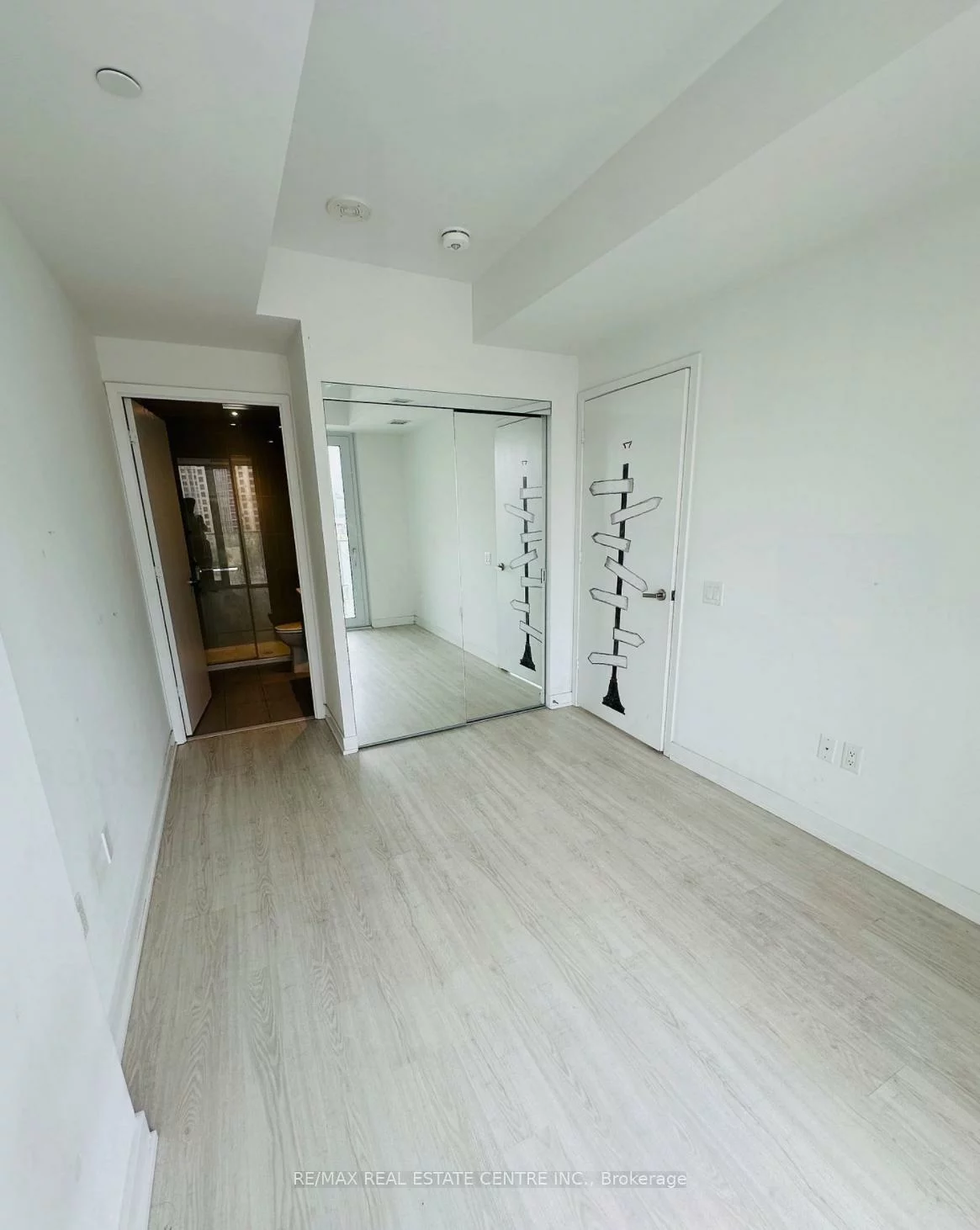 3883, Quartz, City Centre, Mississauga