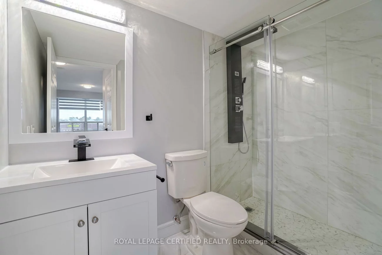 35, Kingsbridge Garden, Hurontario, Mississauga