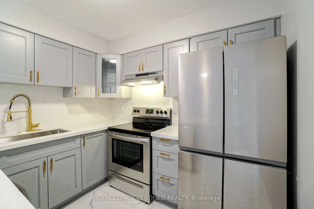 35, Kingsbridge Garden, Hurontario, Mississauga