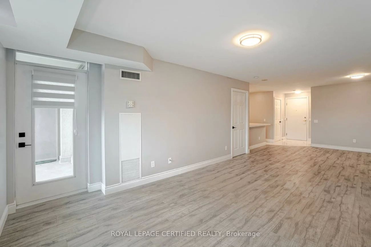 35, Kingsbridge Garden, Hurontario, Mississauga