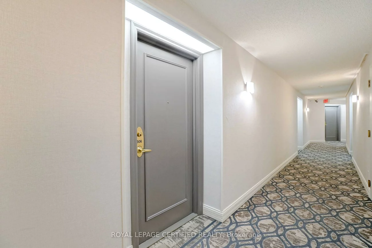 35, Kingsbridge Garden, Hurontario, Mississauga