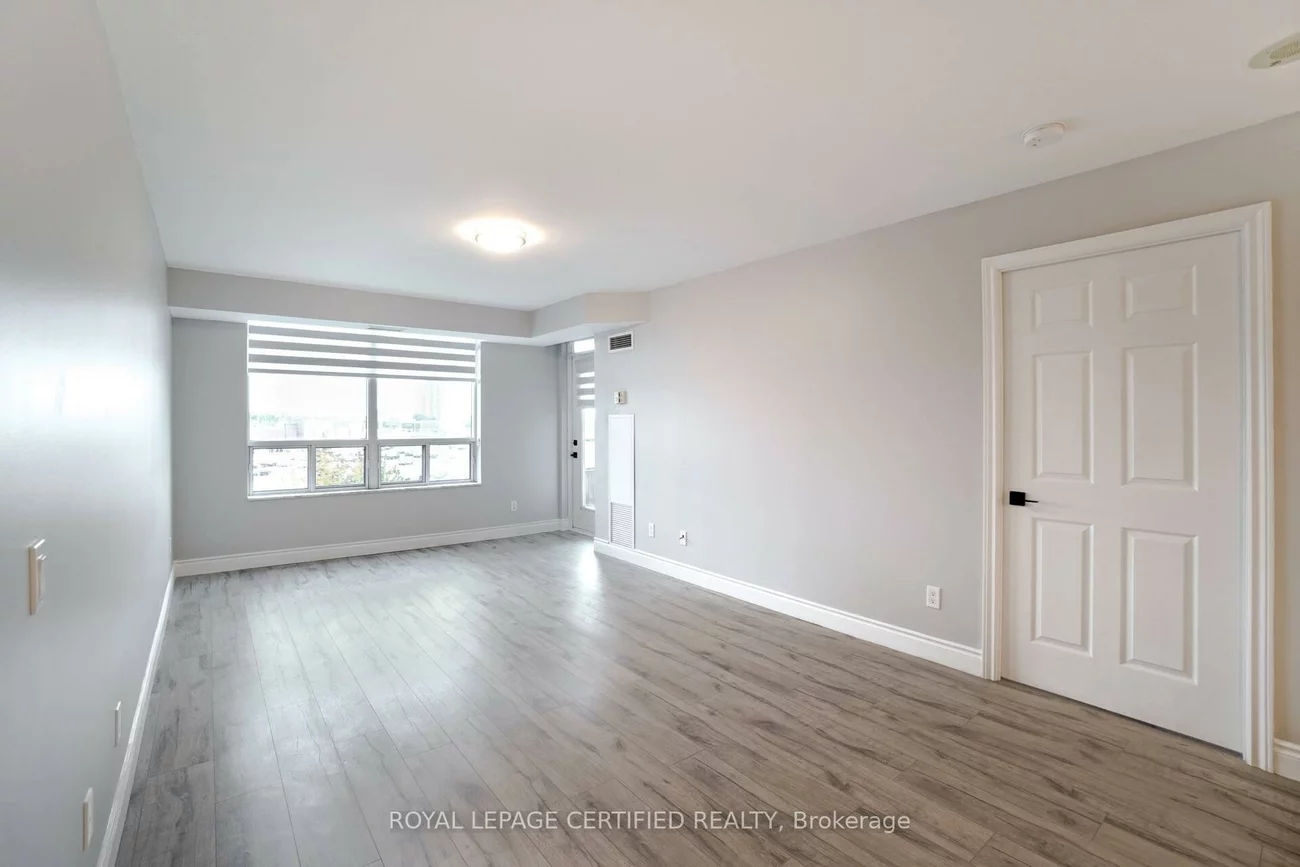 35, Kingsbridge Garden, Hurontario, Mississauga