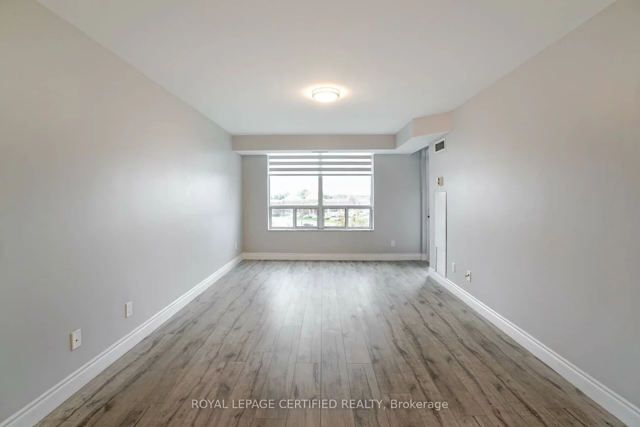35, Kingsbridge Garden, Hurontario, Mississauga