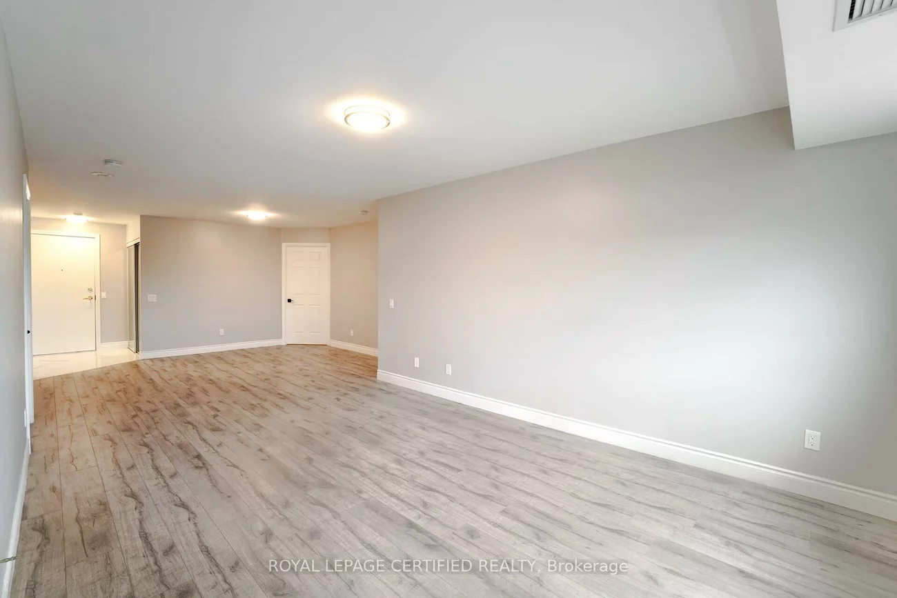 35, Kingsbridge Garden, Hurontario, Mississauga