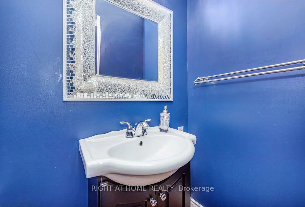 5958, Greensboro, Central Erin Mills, Mississauga