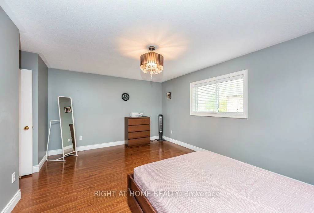 5958, Greensboro, Central Erin Mills, Mississauga
