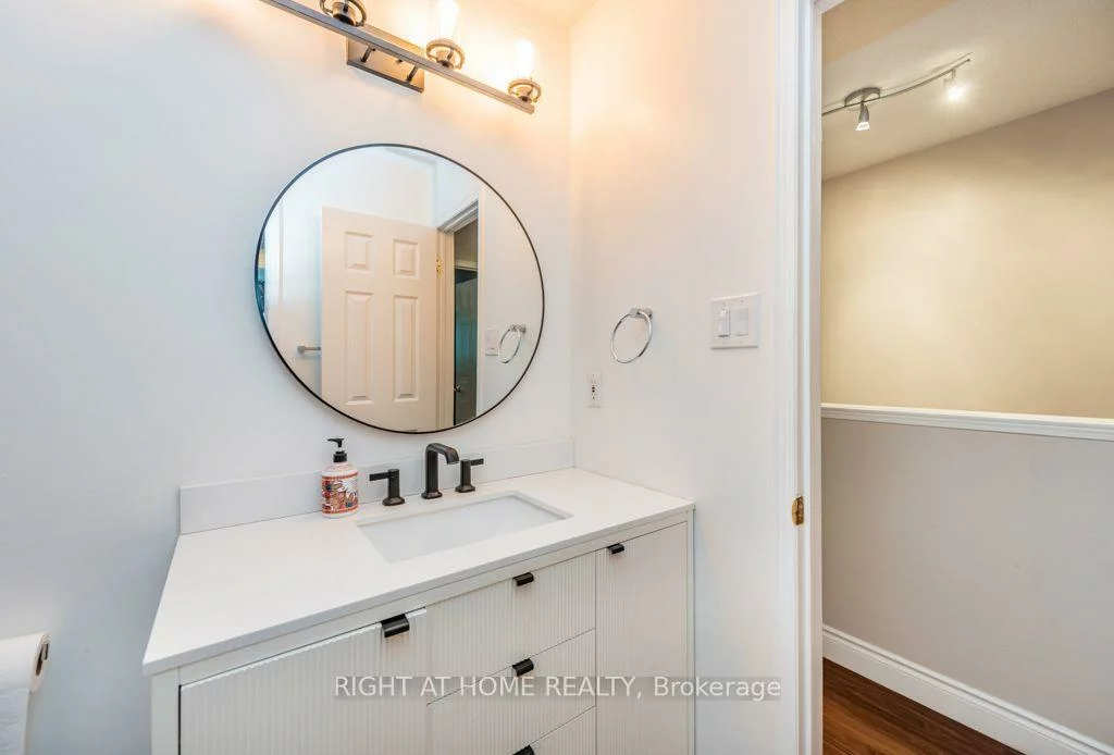 5958, Greensboro, Central Erin Mills, Mississauga