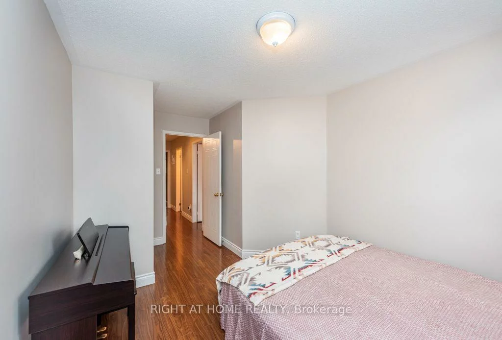 5958, Greensboro, Central Erin Mills, Mississauga