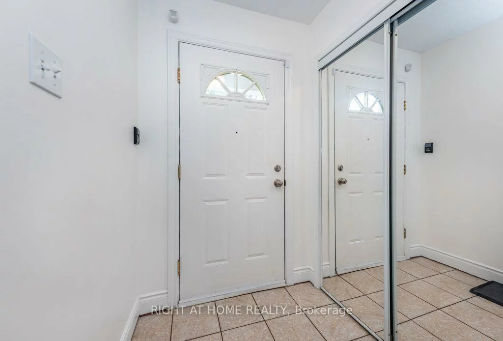 5958, Greensboro, Central Erin Mills, Mississauga