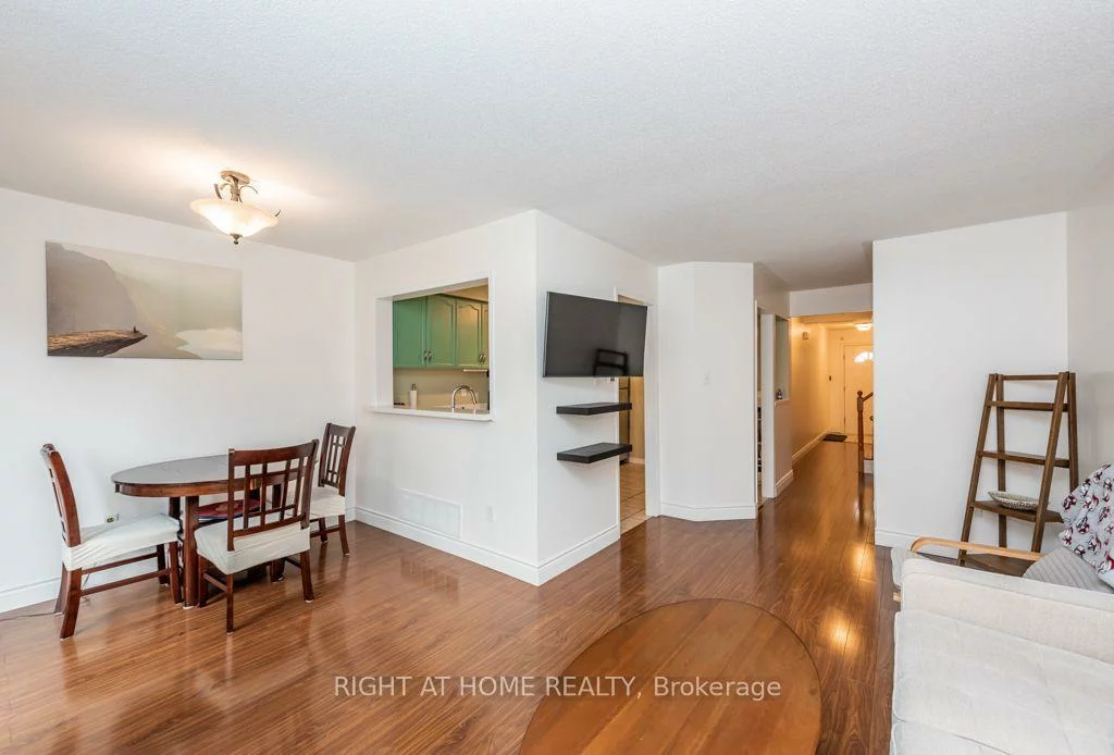 5958, Greensboro, Central Erin Mills, Mississauga