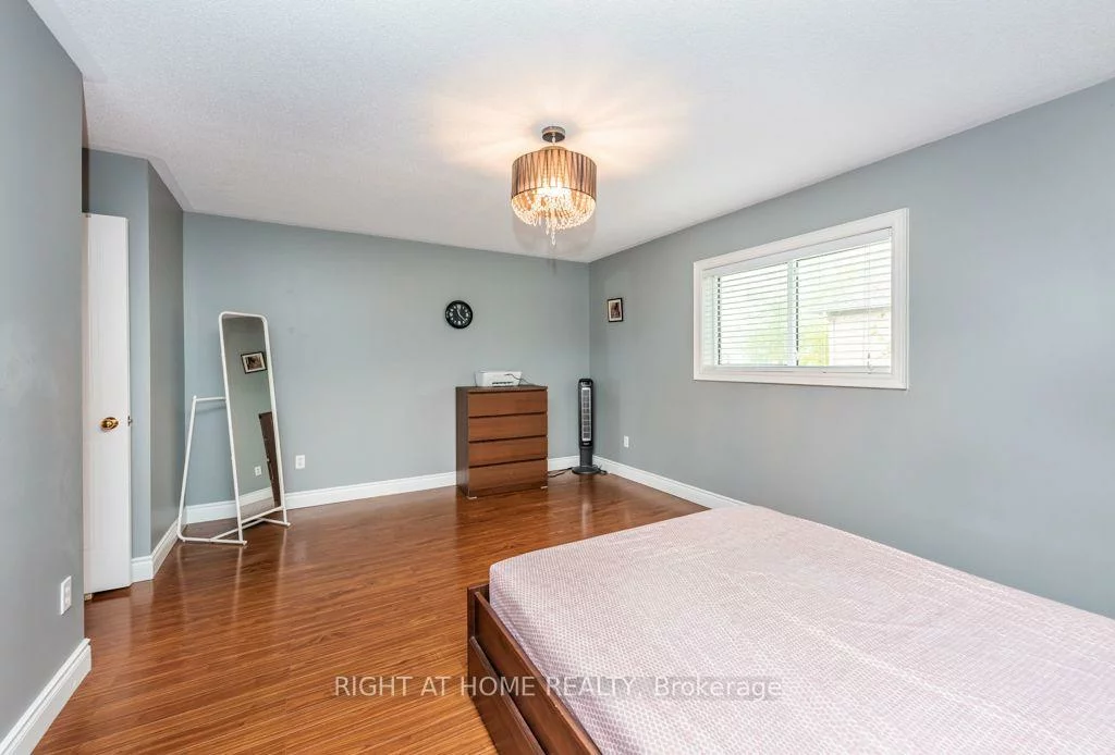 5958, Greensboro, Central Erin Mills, Mississauga