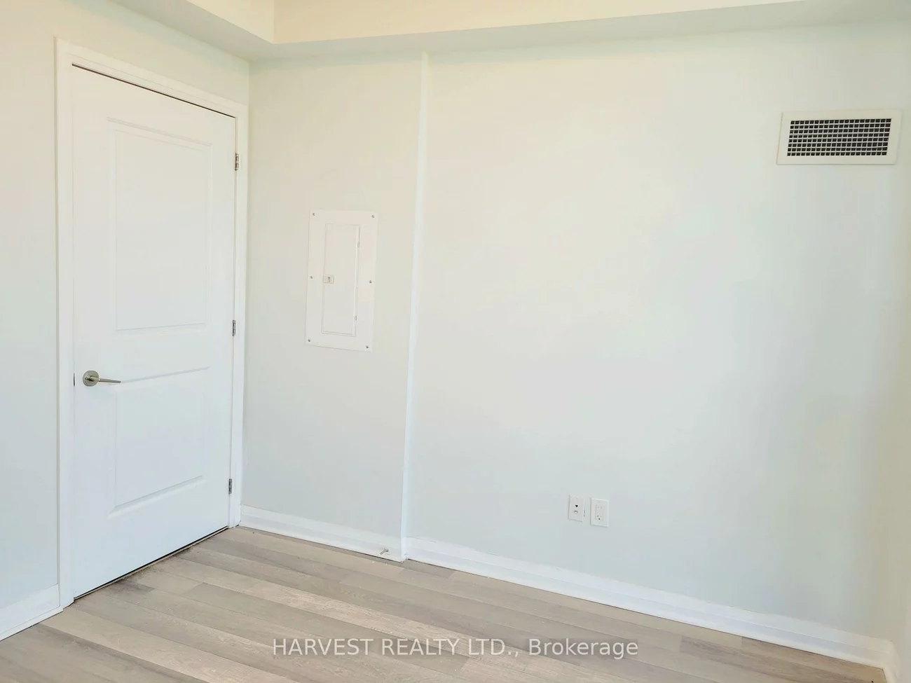 5033, Four Springs, Hurontario, Mississauga