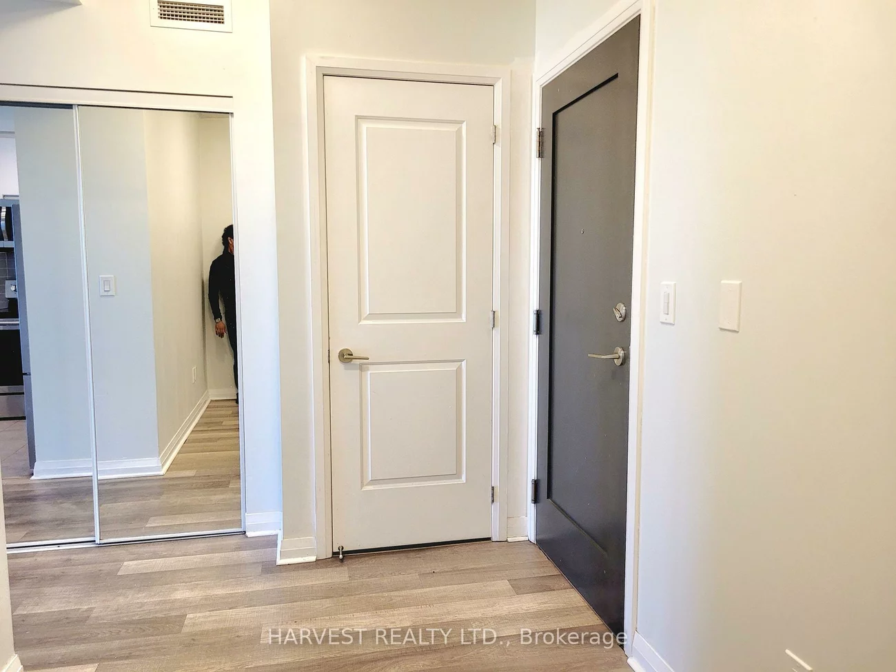 5033, Four Springs, Hurontario, Mississauga