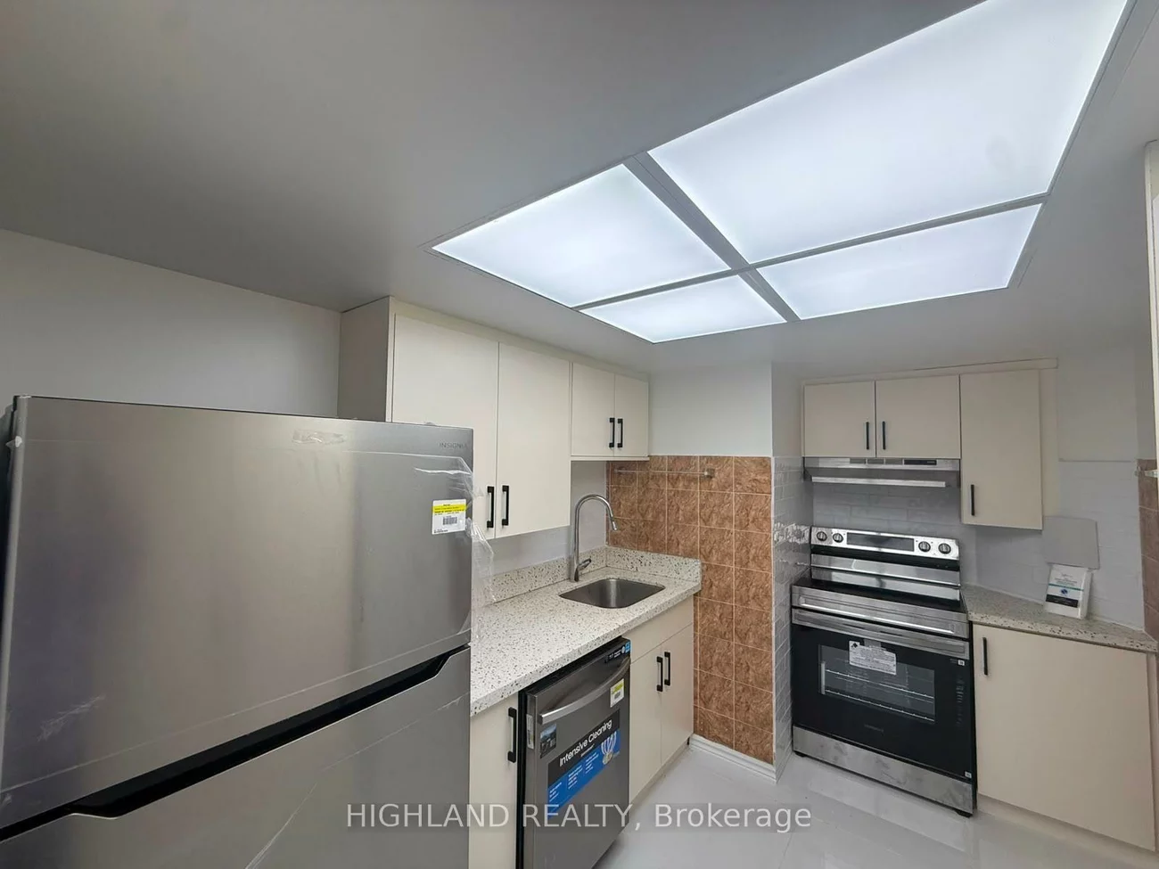 4470, Tucana, Hurontario, Mississauga