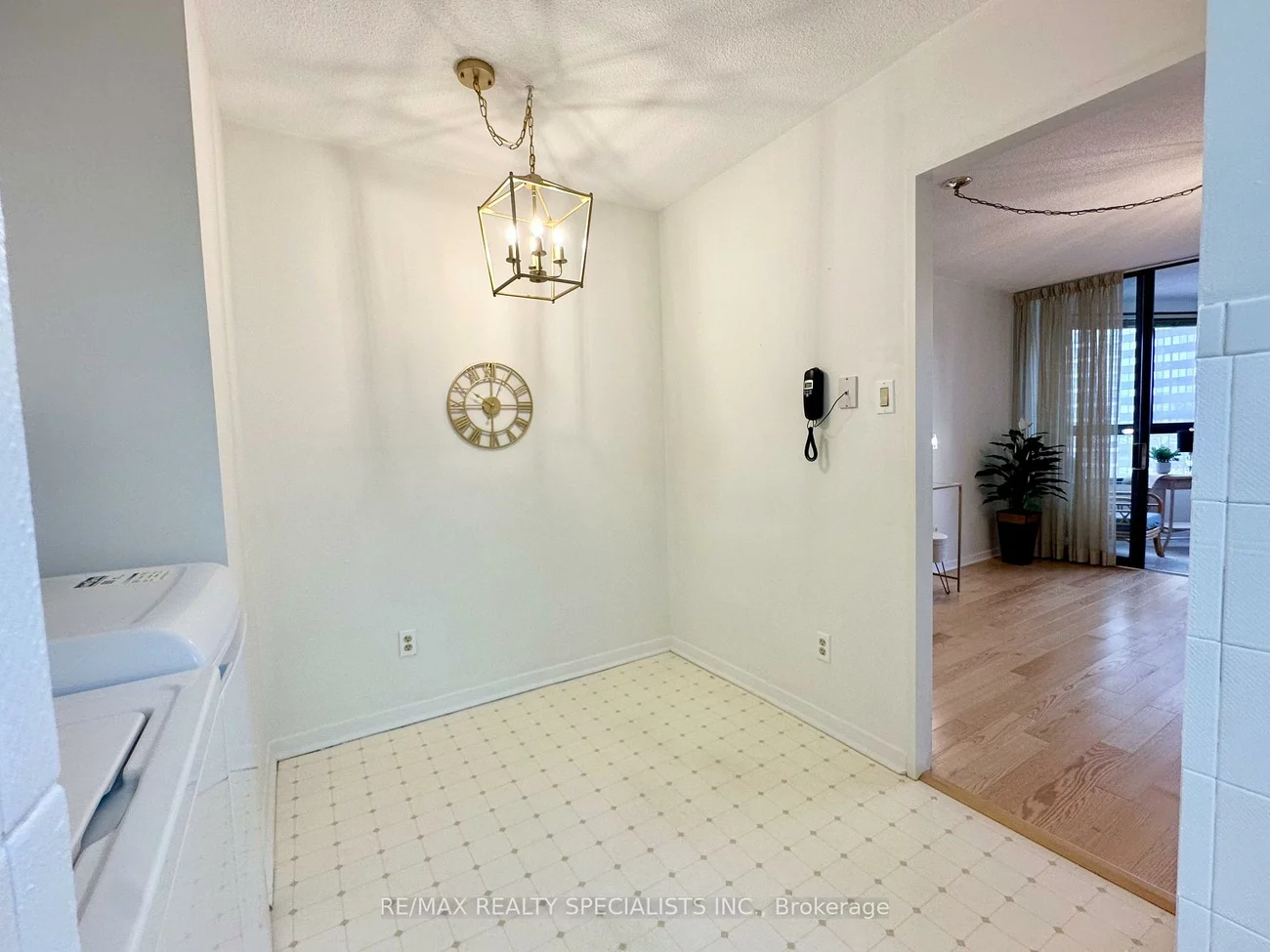 1300, Bloor, Applewood, Mississauga