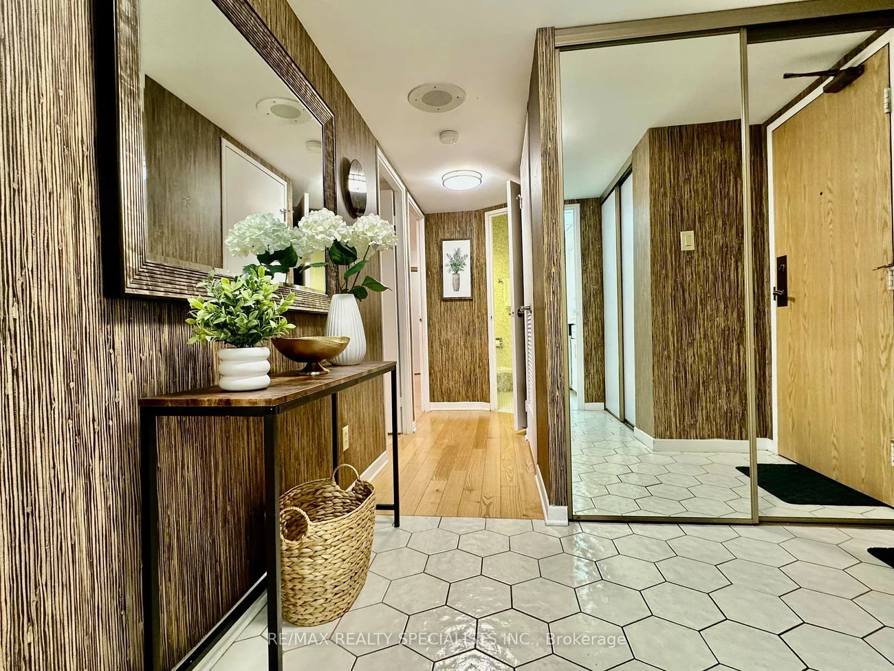 1300, Bloor, Applewood, Mississauga