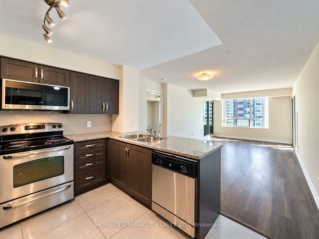 335, Rathburn, City Centre, Mississauga
