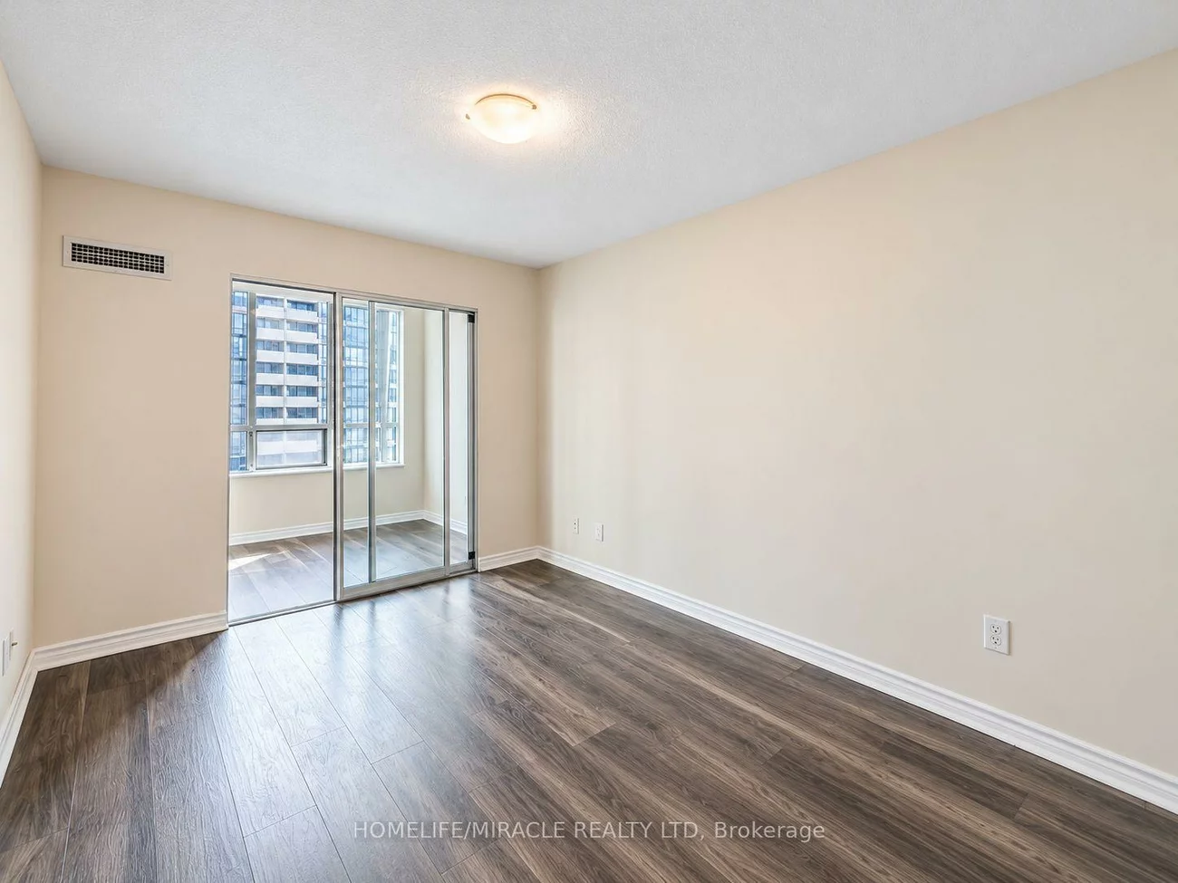 335, Rathburn, City Centre, Mississauga
