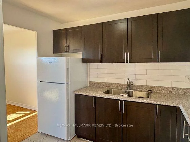 515, North Service, Cooksville, Mississauga