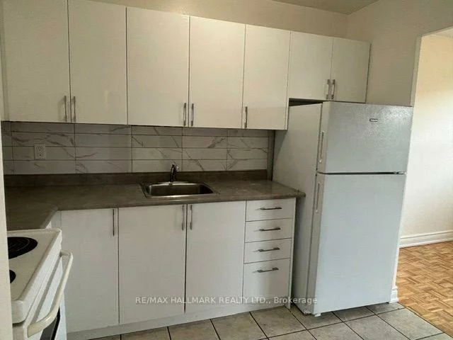 515, North Service, Cooksville, Mississauga