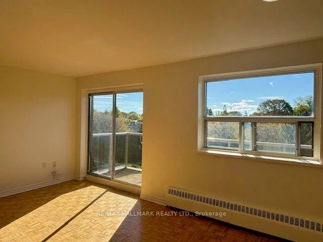 515, North Service, Cooksville, Mississauga